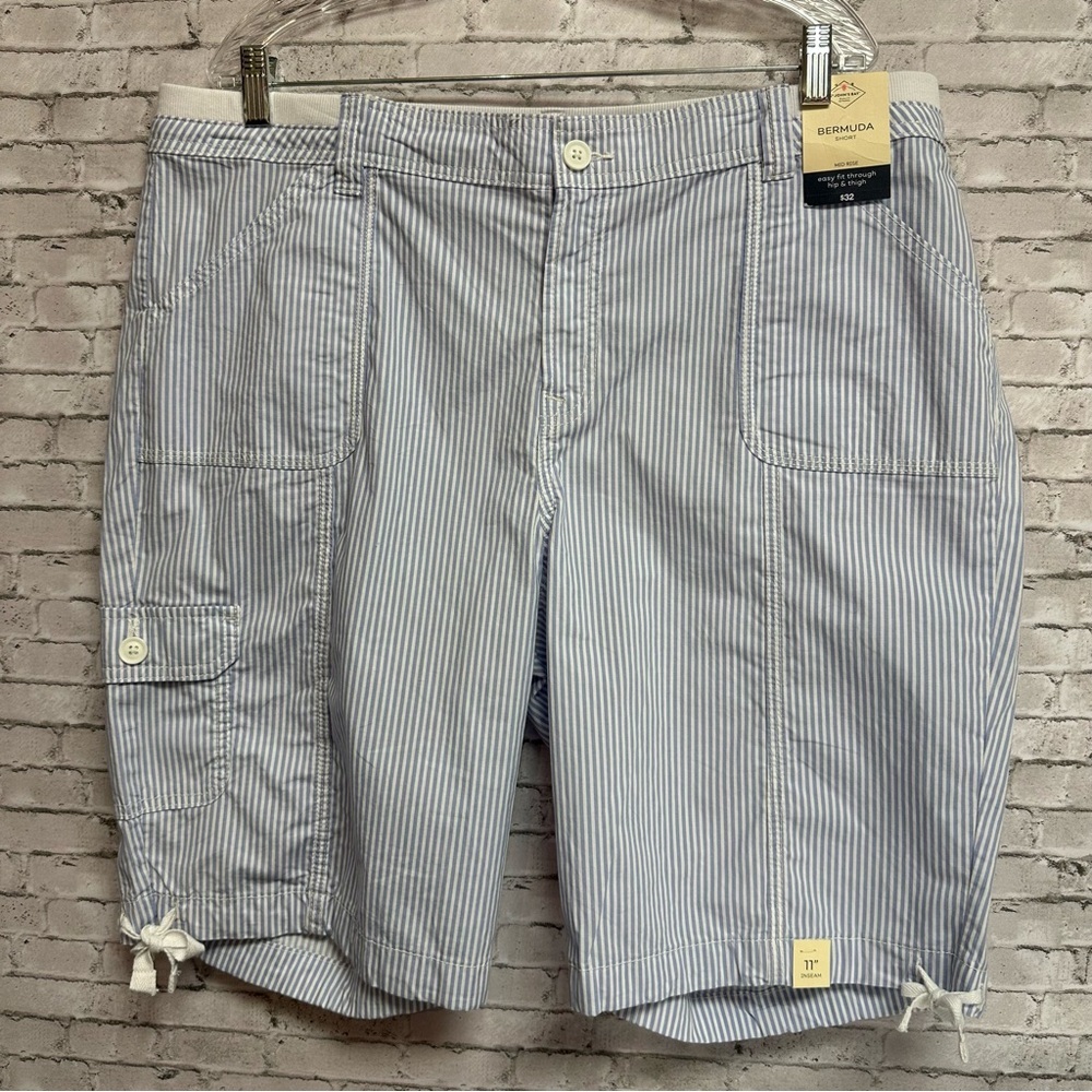 St. John's Bay Bermuda Shorts Womens 18 Mid-Rise Cargo White Blue Stripes NEW